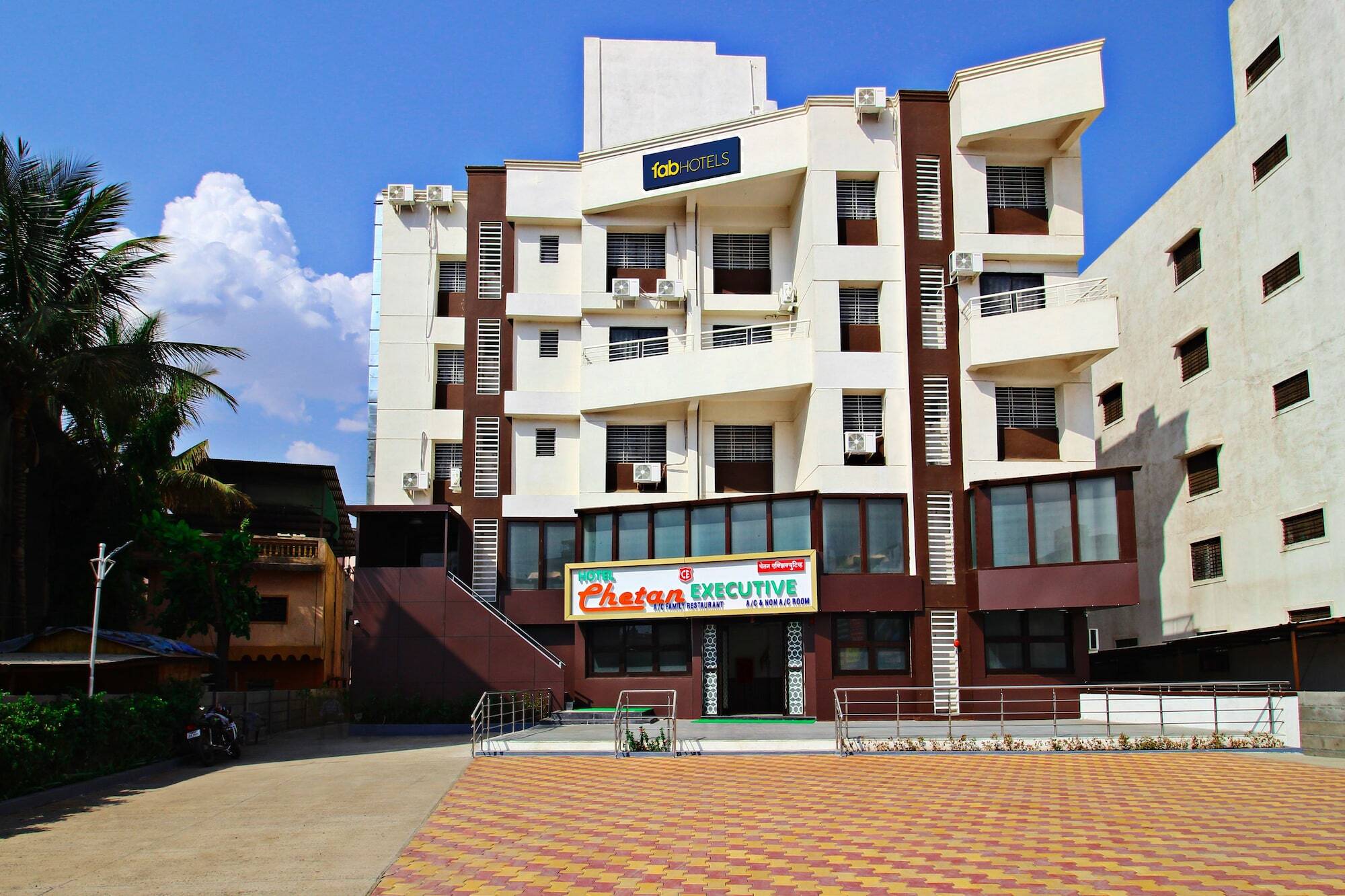 Fabhotel Chetan Executive Hadapsar Phursungi Exterior photo